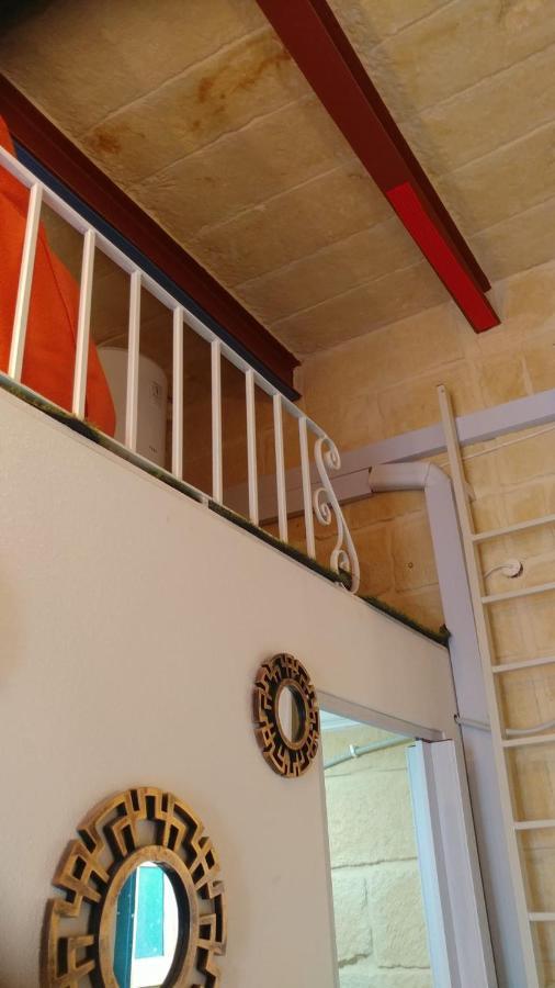 Triesti Home Виктория Экстерьер фото